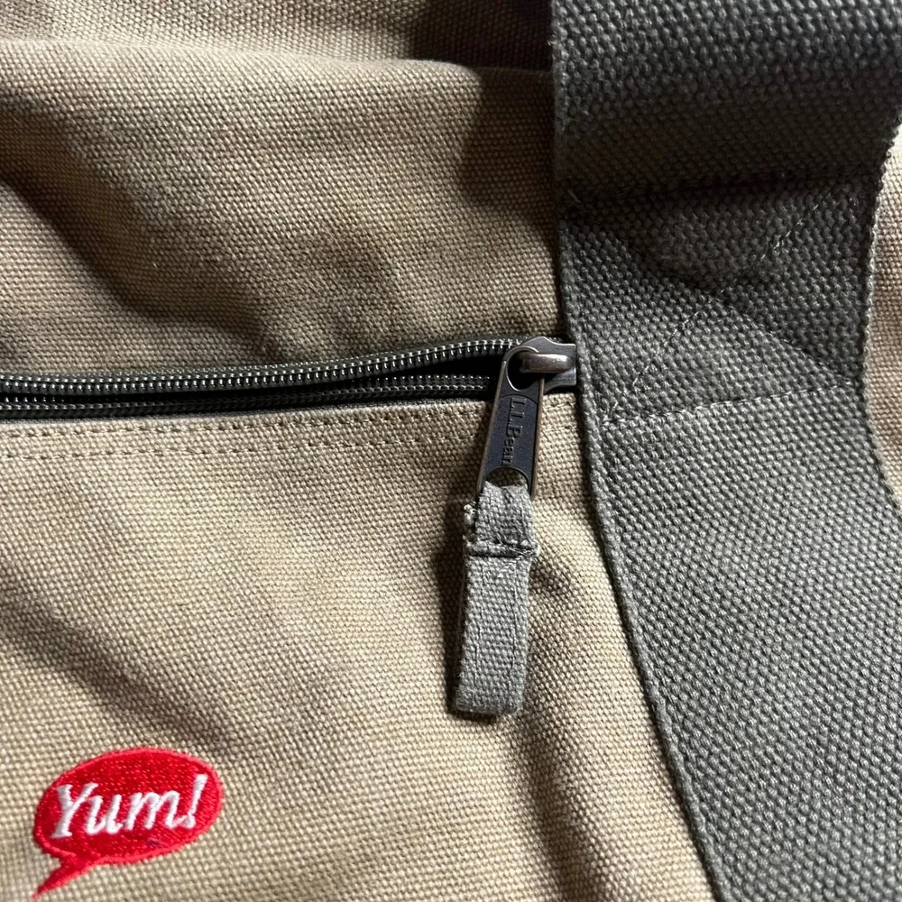 LL Bean Canvas Duffle Bag Khaki Olive Green World Hunger Relief Yum Logo Travel